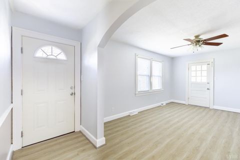 Tiny photo for 154 Lake Court Ave Ave, Lynchburg, VA 24502 (MLS # 365109)