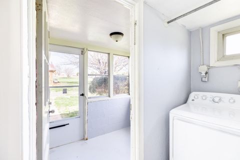 Tiny photo for 154 Lake Court Ave Ave, Lynchburg, VA 24502 (MLS # 365109)