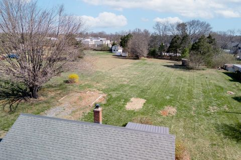 Tiny photo for 154 Lake Court Ave Ave, Lynchburg, VA 24502 (MLS # 365109)