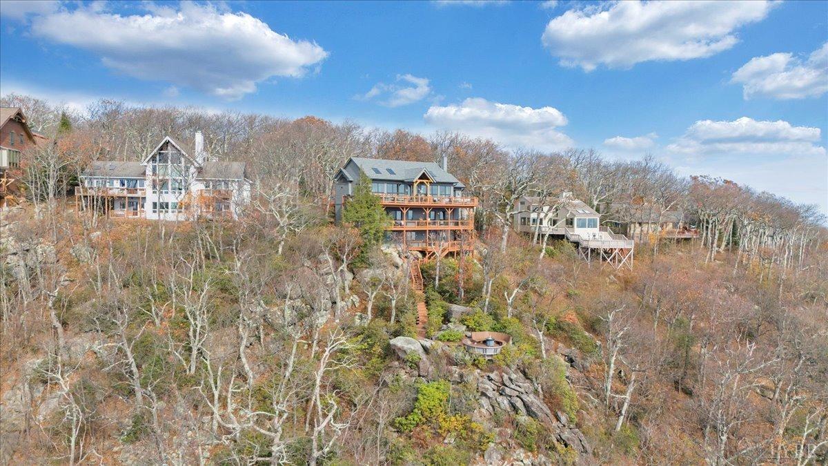 Wintergreen, Virginia 22967, United States, 6 Bedrooms Bedrooms, ,6 BathroomsBathrooms,Residential,Active,121931