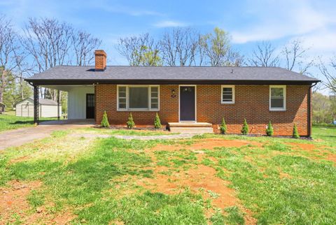 Tiny photo for 161 Sunrise Street, Appomattox, VA 24522 (MLS # 365535)