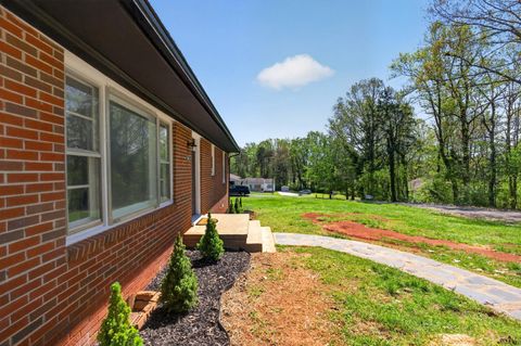 Tiny photo for 161 Sunrise Street, Appomattox, VA 24522 (MLS # 365535)