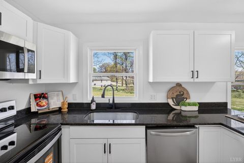 Tiny photo for 161 Sunrise Street, Appomattox, VA 24522 (MLS # 365535)