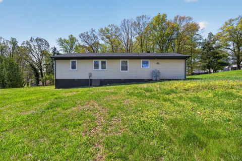 Tiny photo for 161 Sunrise Street, Appomattox, VA 24522 (MLS # 365535)