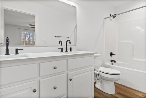 Tiny photo for 150 Oak Grove Drive, Madison Heights, VA 24572 (MLS # 363857)