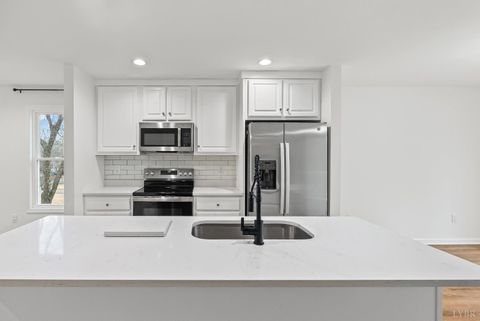 Tiny photo for 150 Oak Grove Drive, Madison Heights, VA 24572 (MLS # 363857)