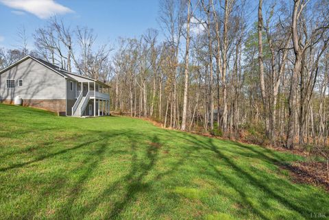 Tiny photo for 1722 Country Club Road Rd, Appomattox, VA 24522 (MLS # 365503)