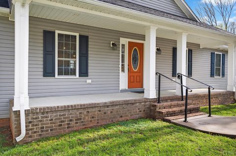 Tiny photo for 1722 Country Club Road Rd, Appomattox, VA 24522 (MLS # 365503)