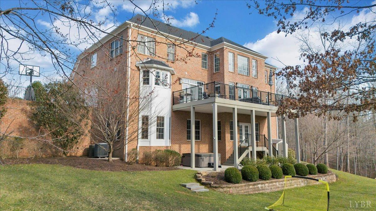 Lynchburg, Virginia 24503, United States, 5 Bedrooms Bedrooms, ,6 BathroomsBathrooms,Residential,Pending,89785