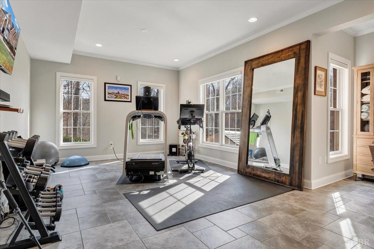 Lynchburg, Virginia 24503, United States, 5 Bedrooms Bedrooms, ,6 BathroomsBathrooms,Residential,Pending,89785