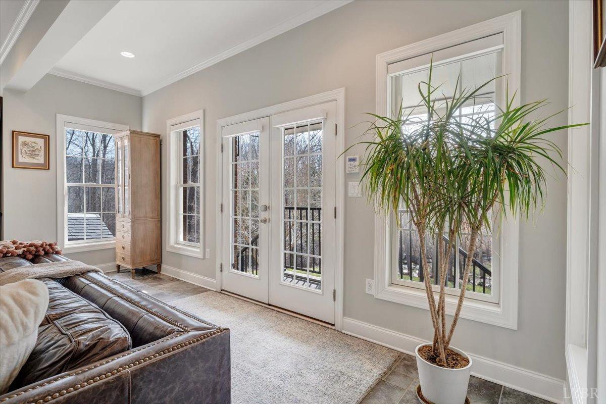 Lynchburg, Virginia 24503, United States, 5 Bedrooms Bedrooms, ,6 BathroomsBathrooms,Residential,Pending,89785