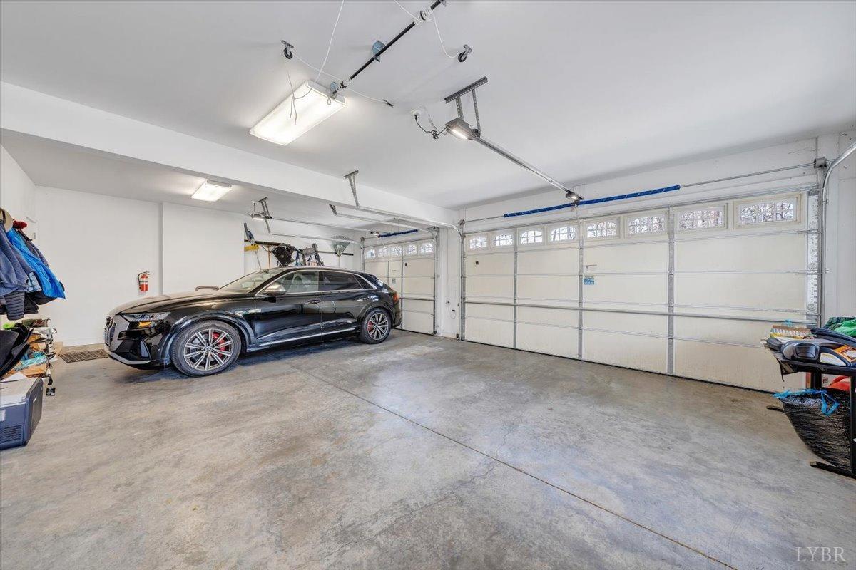 Lynchburg, Virginia 24503, United States, 5 Bedrooms Bedrooms, ,6 BathroomsBathrooms,Residential,Pending,89785