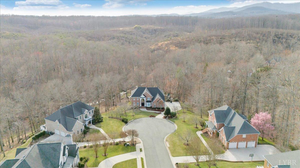 Lynchburg, Virginia 24503, United States, 5 Bedrooms Bedrooms, ,6 BathroomsBathrooms,Residential,Pending,89785