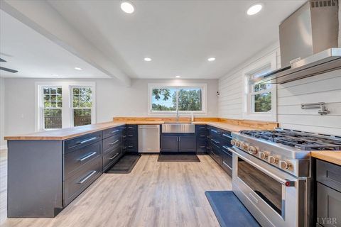 Tiny photo for 1038 Valencia Drive, Huddleston, VA 24104 (MLS # 361802)