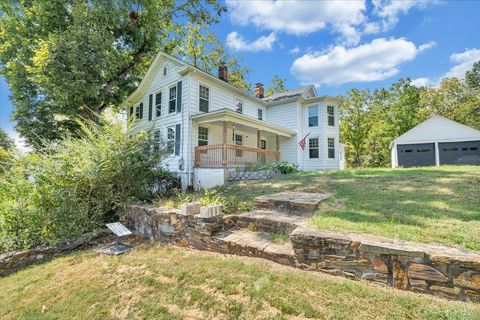 Photo of 1038 Valencia Drive, Huddleston, VA 24104 (MLS # 361802) Photo of 1038 Valencia Drive, Huddleston, VA 24104 (MLS # 361802)