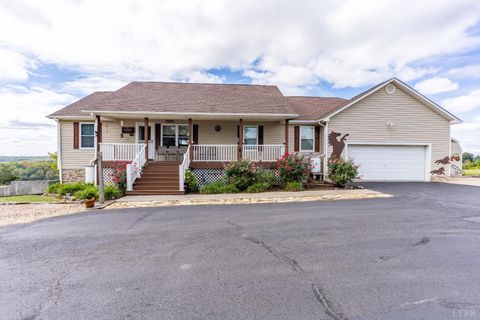 Photo of 719 Tower Hill Drive, Appomattox, VA 24522 (MLS # 361775)