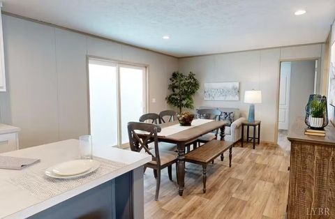 Tiny photo for 2730 Confederate Avenue, Lynchburg, VA 24501 (MLS # 363671)