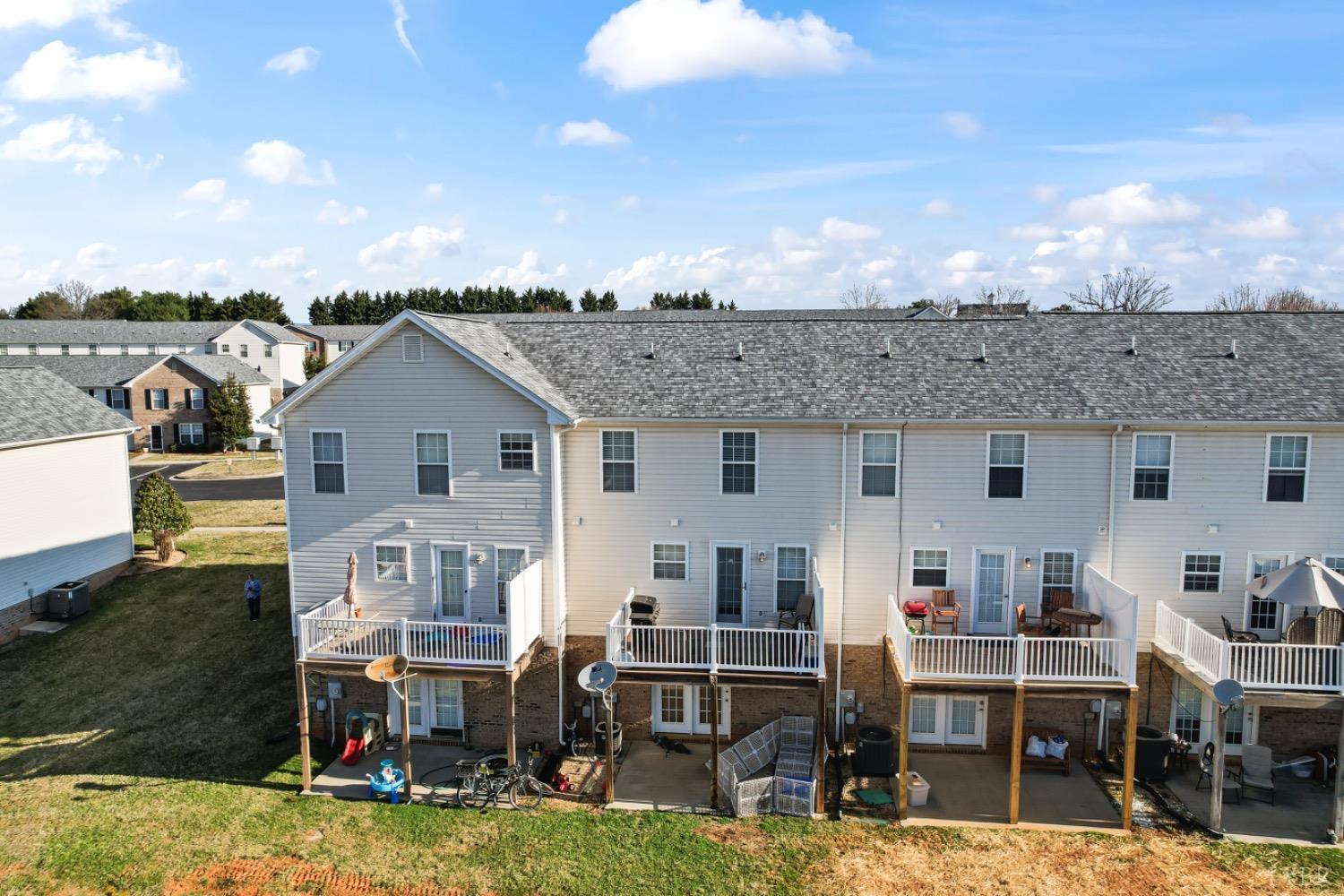1036 Middle View Drive, Forest, Virginia image 6