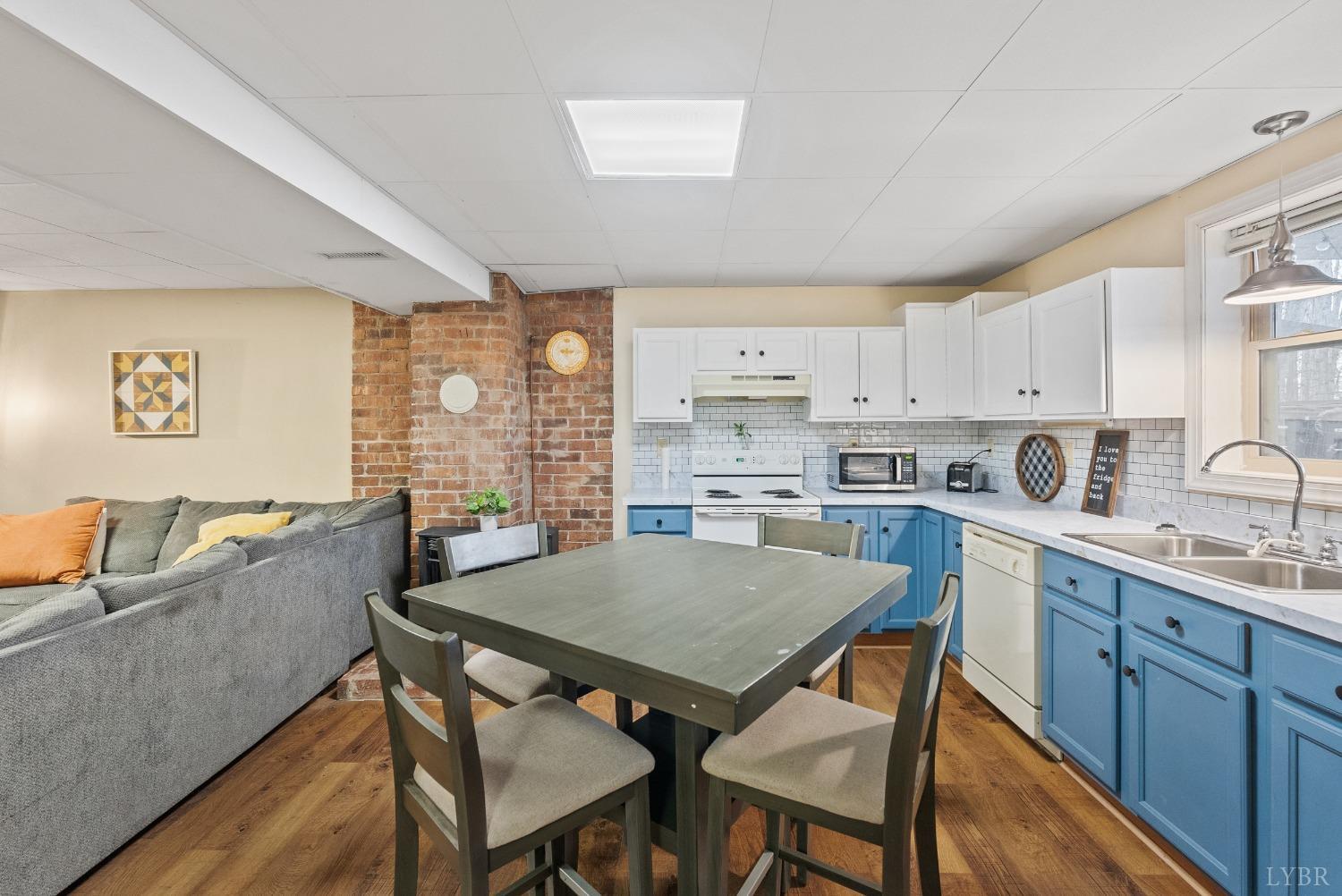 206 Simsbury Lane, Forest, Virginia image 32