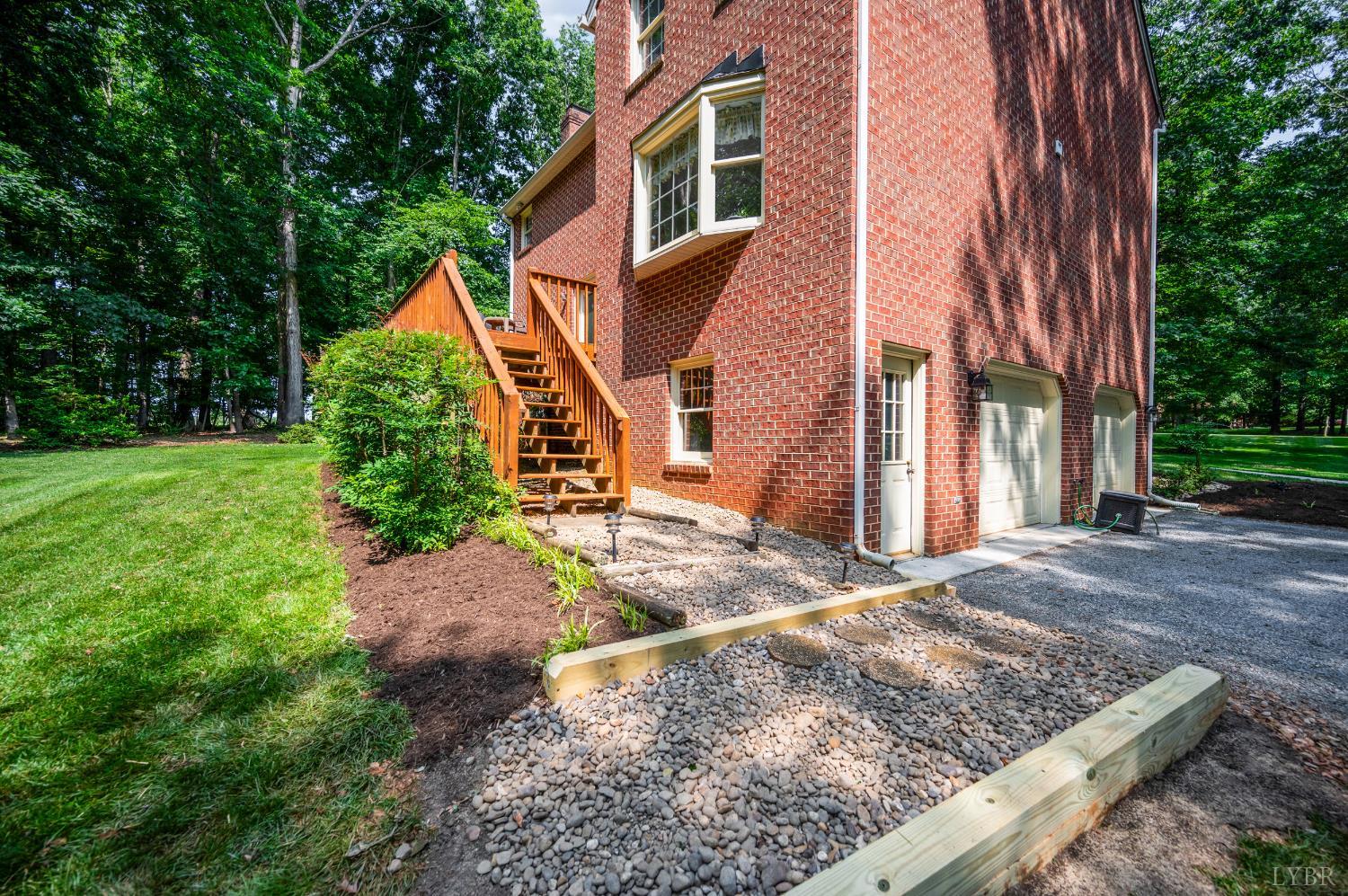 106 Stirling Court, Forest, Virginia image 5