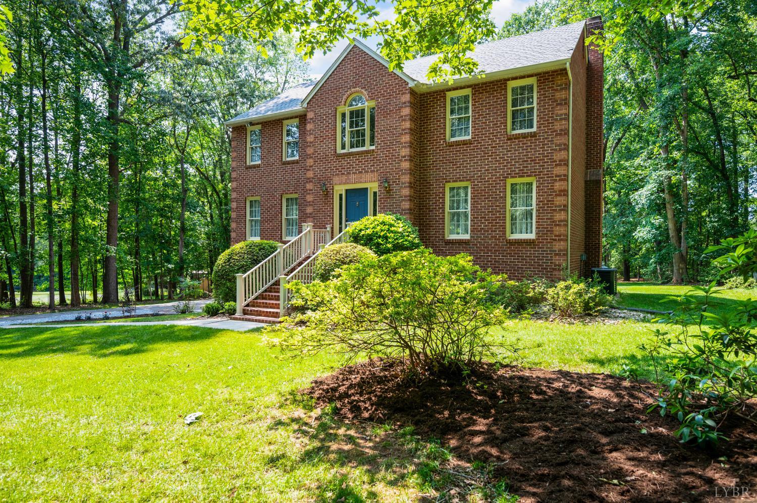 106 Stirling Court, Forest, Virginia image 2