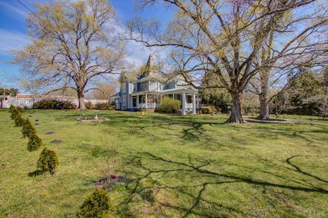 Photo of 401 King Street, Keysville, VA 23947 (MLS # 364752)