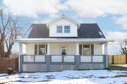 Photo of 3212 Mayflower Drive, Lynchburg, VA 24501 (MLS # 363495)