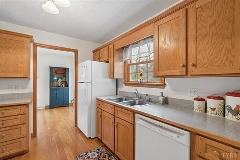 Tiny photo for 2064 Parker Road, Bedford, VA 24523 (MLS # 364838)
