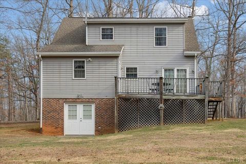 Tiny photo for 2064 Parker Road, Bedford, VA 24523 (MLS # 364838)