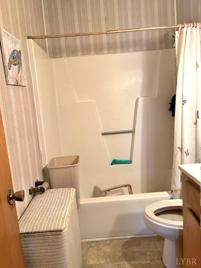 1028 Whitt Loop Loop, Alton, Virginia image 6