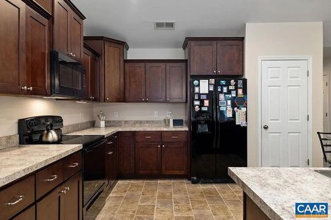 Tiny photo for 147 W STRATFORD PL Pl, Madison Heights, VA 24572 (MLS # 365032)