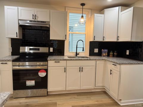 Tiny photo for 2013 Poplar Street, Lynchburg, VA 24504 (MLS # 362129)