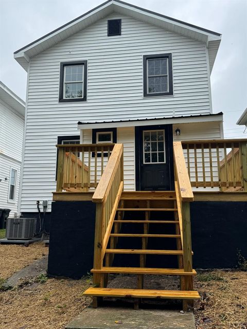 Tiny photo for 2013 Poplar Street, Lynchburg, VA 24504 (MLS # 362129)