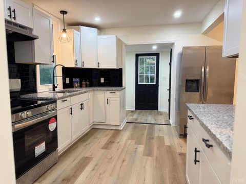 Tiny photo for 2013 Poplar Street, Lynchburg, VA 24504 (MLS # 362129)