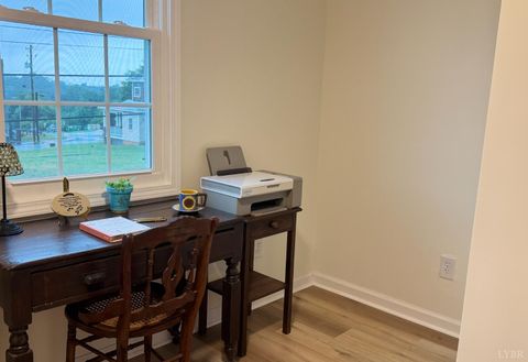Tiny photo for 2013 Poplar Street, Lynchburg, VA 24504 (MLS # 362129)