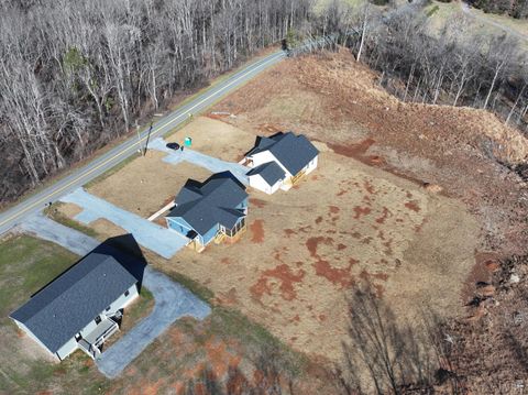 Tiny photo for 1868 Skinnell Mill Road, Bedford, VA 24523 (MLS # 362310)