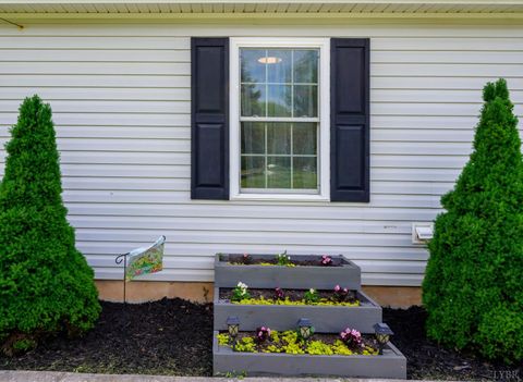 Tiny photo for 1122 Walnut Springs Drive, Bedford, VA 24523 (MLS # 365307)