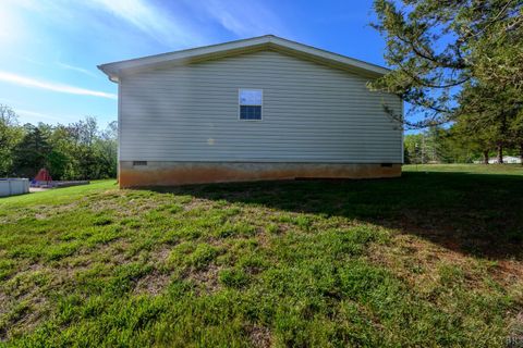 Tiny photo for 1122 Walnut Springs Drive, Bedford, VA 24523 (MLS # 365307)