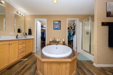 Tiny photo for 1122 Walnut Springs Drive, Bedford, VA 24523 (MLS # 365307)