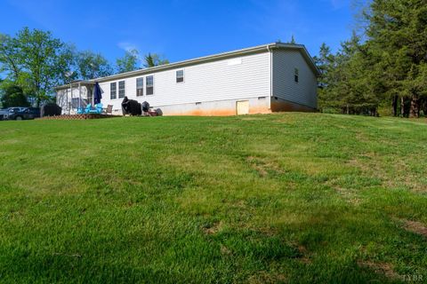 Tiny photo for 1122 Walnut Springs Drive, Bedford, VA 24523 (MLS # 365307)