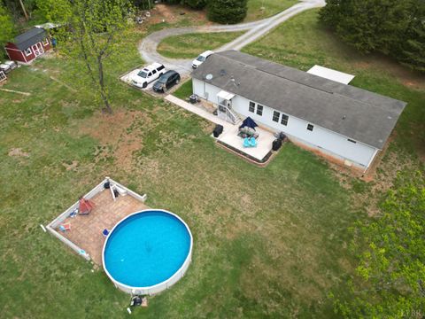 Tiny photo for 1122 Walnut Springs Drive, Bedford, VA 24523 (MLS # 365307)