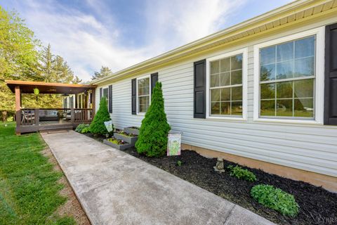 Tiny photo for 1122 Walnut Springs Drive, Bedford, VA 24523 (MLS # 365307)