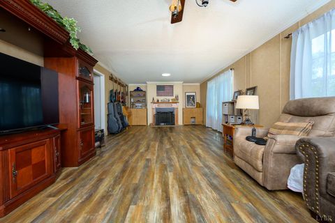 Tiny photo for 1122 Walnut Springs Drive, Bedford, VA 24523 (MLS # 365307)