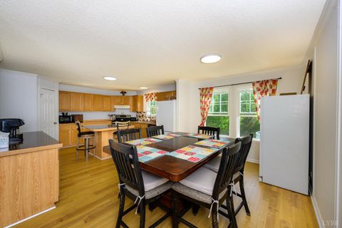 Tiny photo for 1122 Walnut Springs Drive, Bedford, VA 24523 (MLS # 365307)