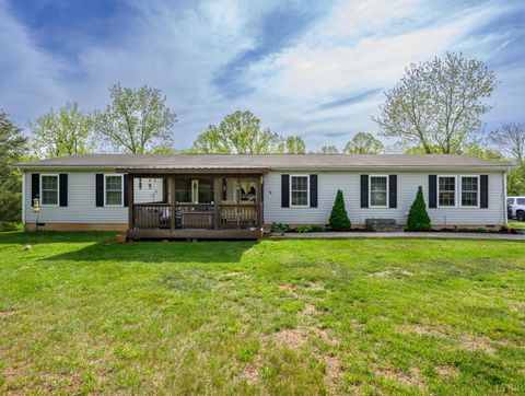 Tiny photo for 1122 Walnut Springs Drive, Bedford, VA 24523 (MLS # 365307)