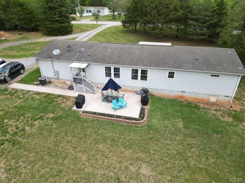 Tiny photo for 1122 Walnut Springs Drive, Bedford, VA 24523 (MLS # 365307)