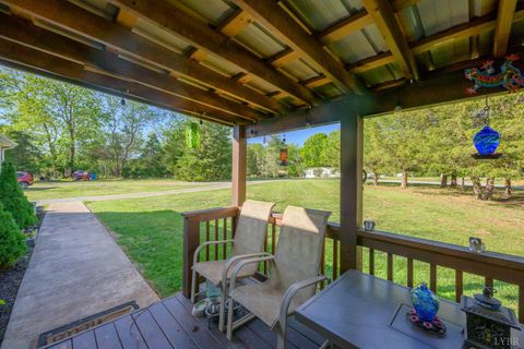 Tiny photo for 1122 Walnut Springs Drive, Bedford, VA 24523 (MLS # 365307)