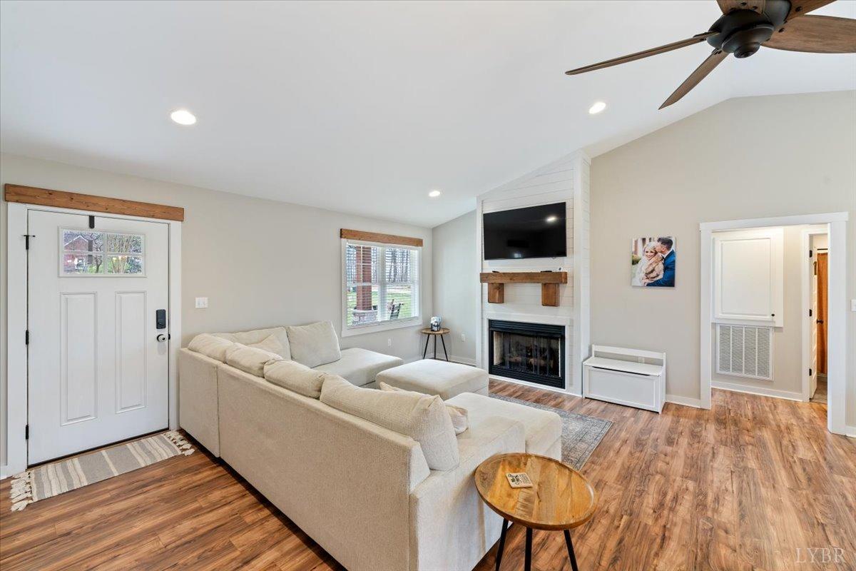 1018 Everett View Lane, Forest, Virginia image 11