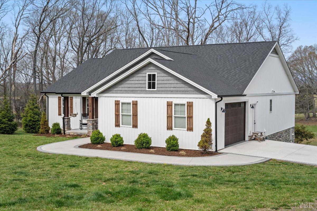 1018 Everett View Lane, Forest, Virginia image 2