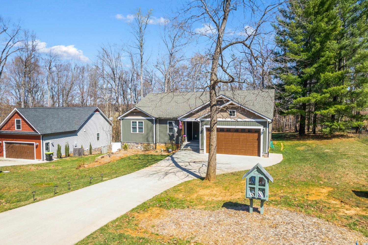 1257 Willow Oak Drive, Forest, Virginia image 2